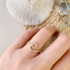 wave ring on hand