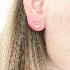 souli post earring with mini leaf post