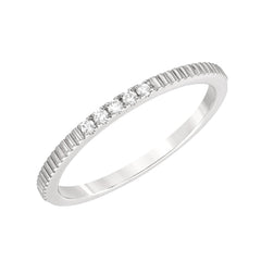 carved ridged textured band with 5 mini diamonds