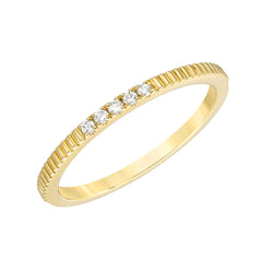 carved ridged textured band with 5 mini diamonds